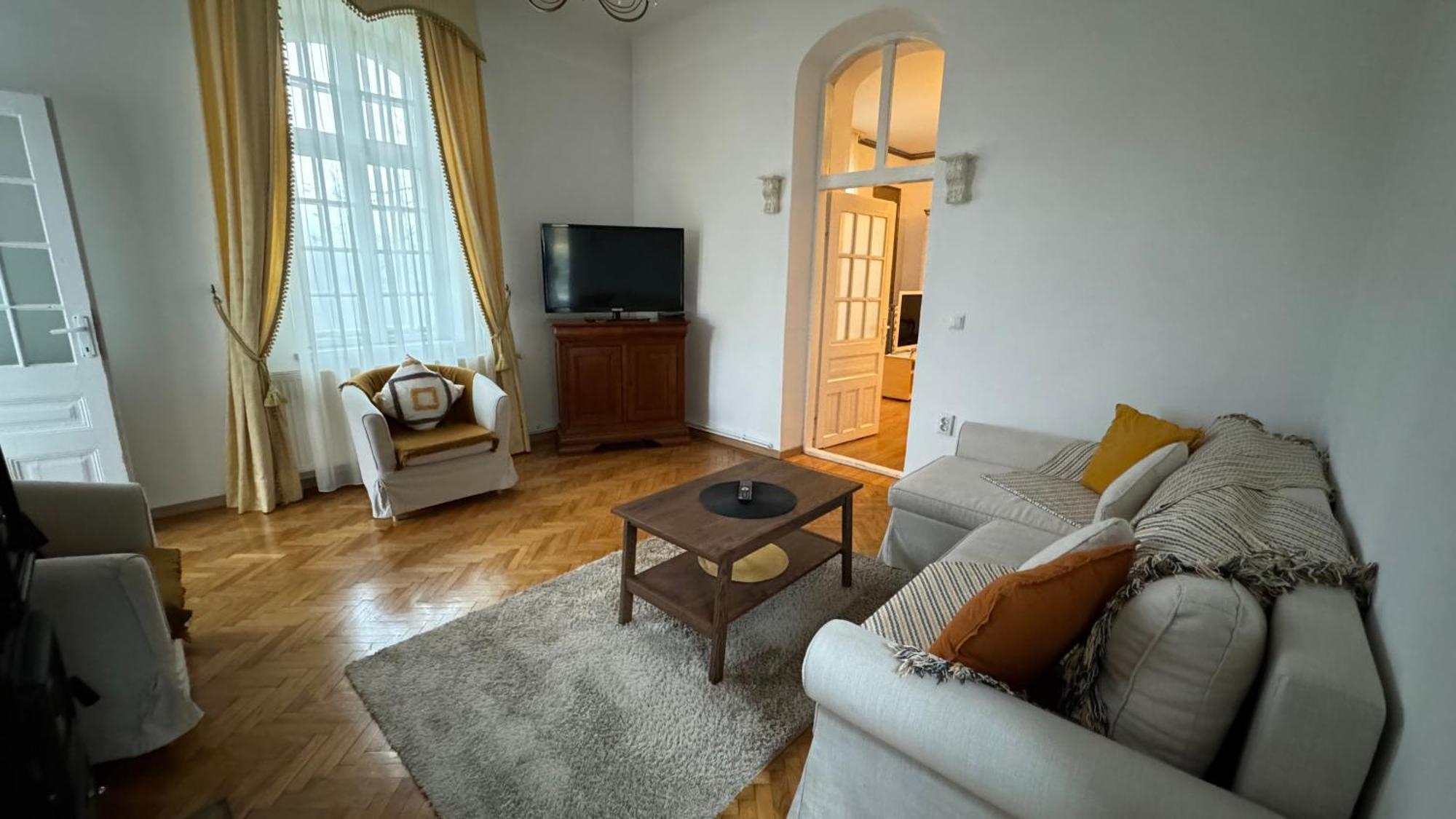 Castelul Cantacuzino 부스테니 외부 사진