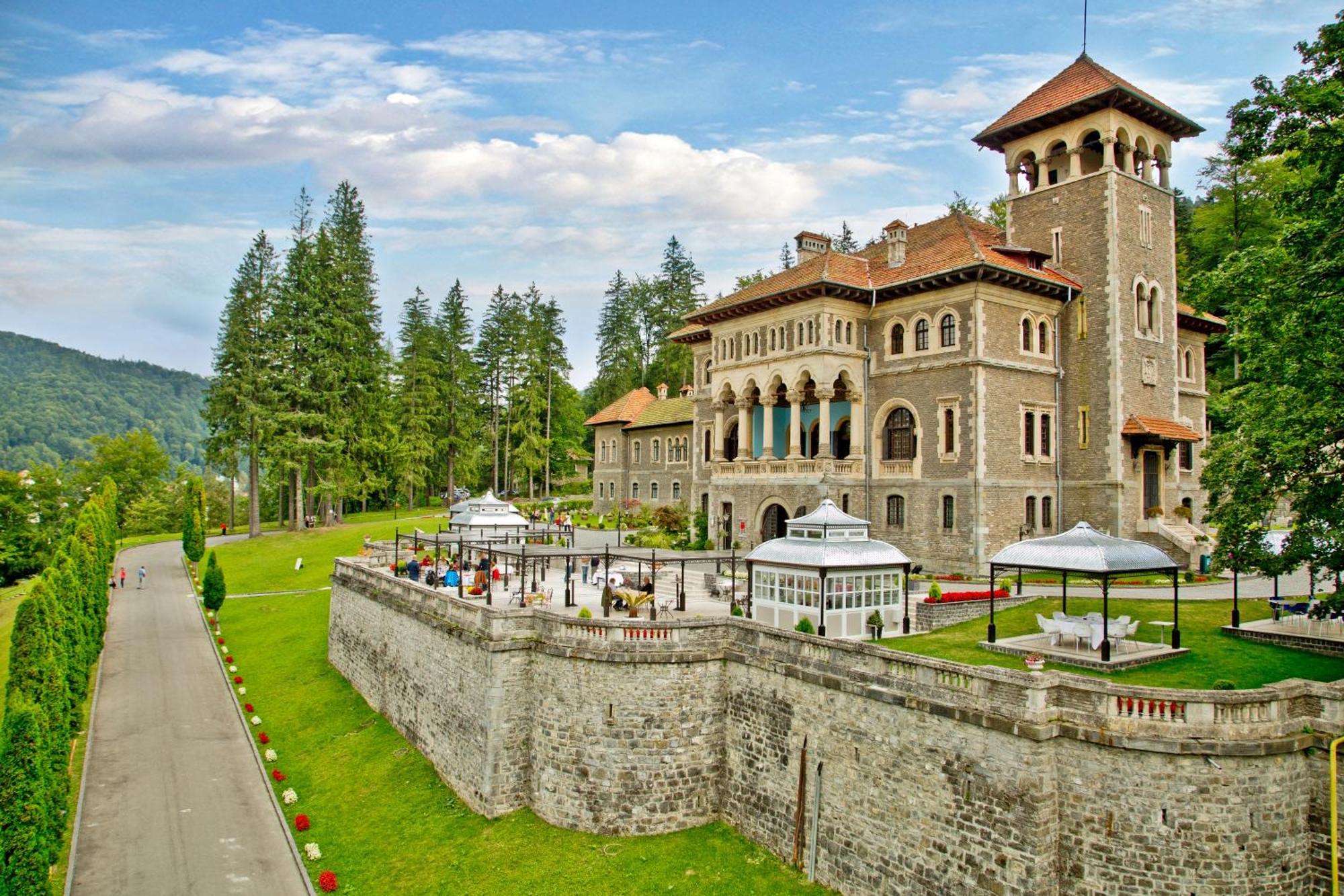 Castelul Cantacuzino 부스테니 외부 사진